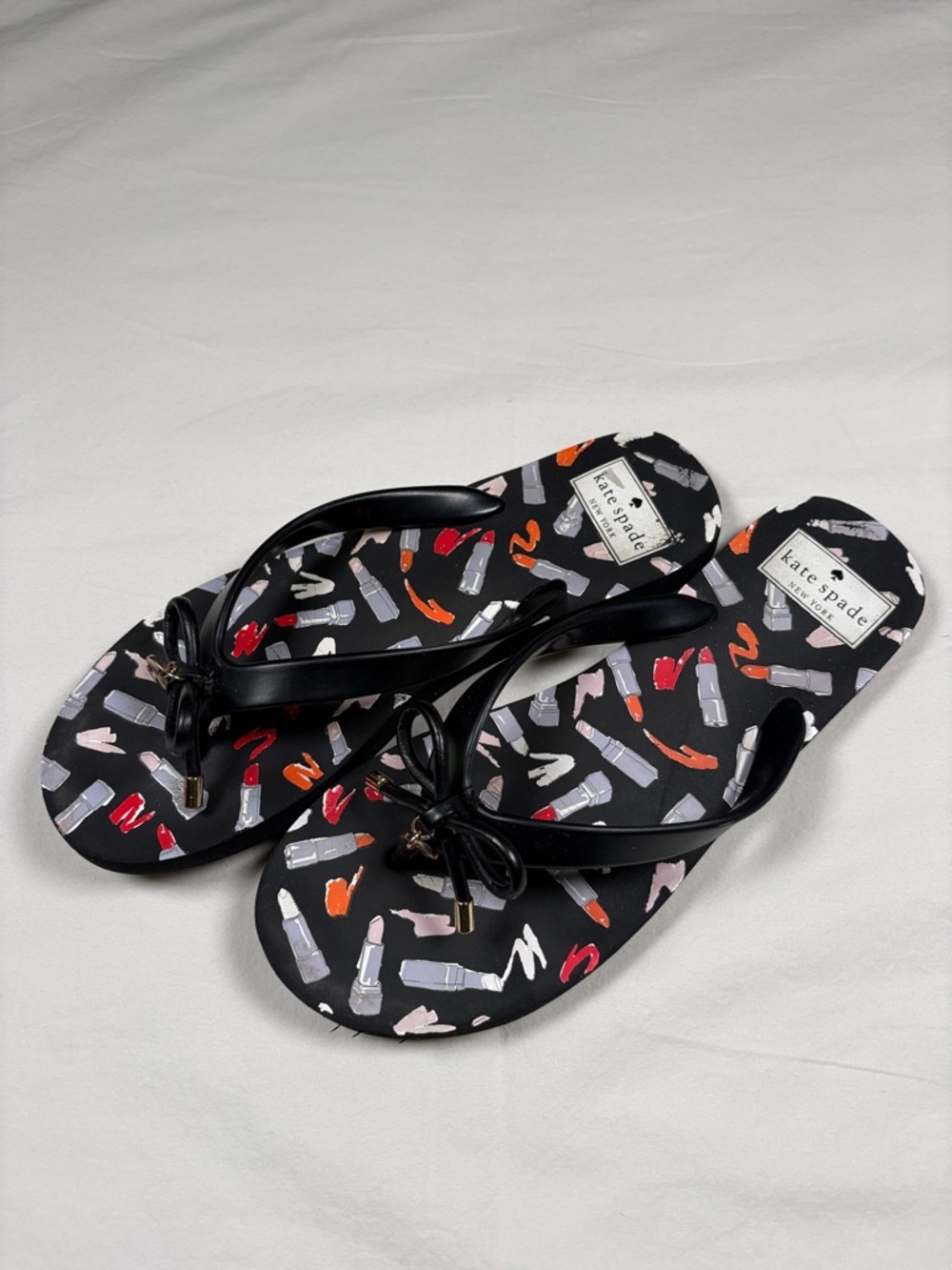 kate spade Black Lipstick Print Bow Thong Sandals